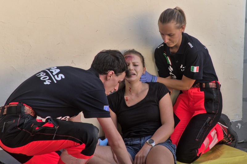 Young volunteers of ANPAS at one of the first aid tasks.