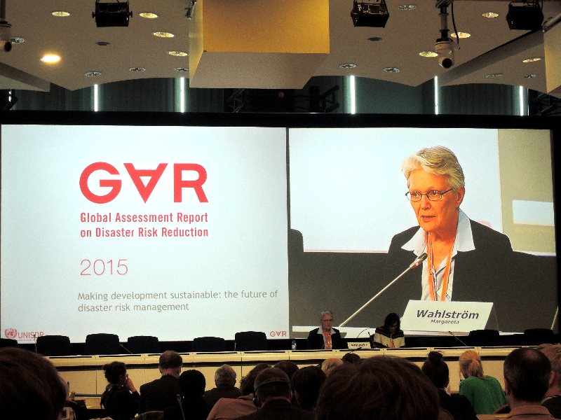 Margareta Wahlström, UNISDR, stellt den Global Assessment Report on Disaster Risk Reduction 2015 vor.