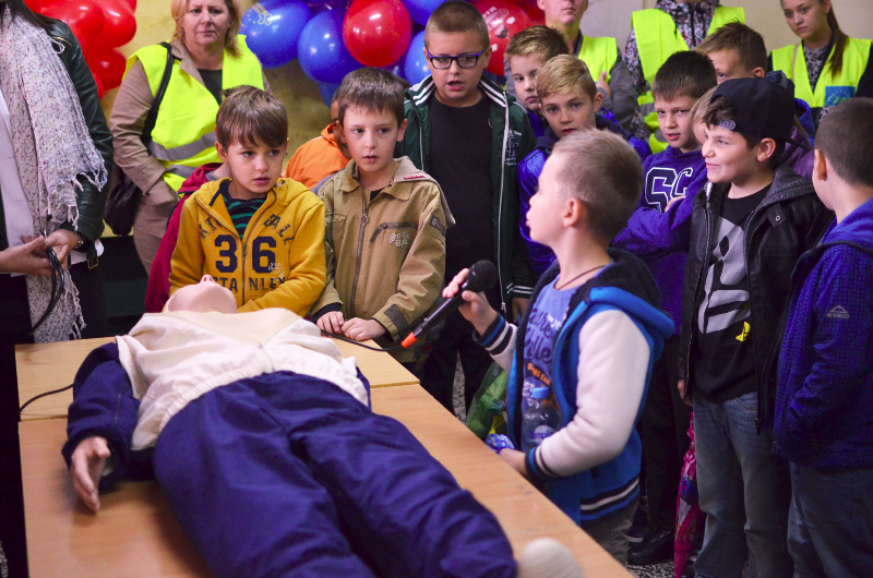 Children are introduced to first aid during the event in Bihac, Bosnia
